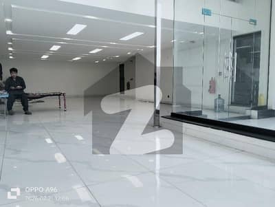 ڈی ایچ اے فیز 8 - کمرشل براڈوے ڈی ایچ اے فیز 8,ڈیفنس (ڈی ایچ اے),لاہور میں 8 مرلہ دکان 1.9 لاکھ میں کرایہ پر دستیاب ہے۔