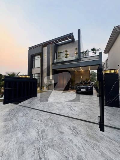 ڈی ایچ اے فیز 6 ڈیفنس (ڈی ایچ اے),لاہور میں 6 کمروں کا 1 کنال مکان 10.12 کروڑ میں برائے فروخت۔