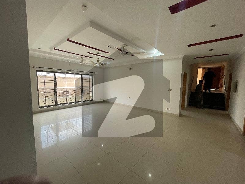 Upper Portion Available For Rent Upper Portion Available For Rent