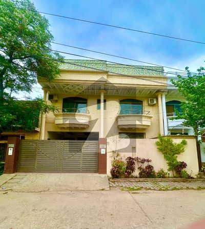 سیٹیلائیٹ ٹاؤن - بلاک ایف سیٹیلائیٹ ٹاؤن,راولپنڈی میں 8 کمروں کا 7 مرلہ مکان 9.1 کروڑ میں برائے فروخت۔ سیٹیلائیٹ ٹاؤن - بلاک ایف سیٹیلائیٹ ٹاؤن,راولپنڈی میں 8 کمروں کا 7 مرلہ مکان 9.1 کروڑ میں برائے فروخت۔