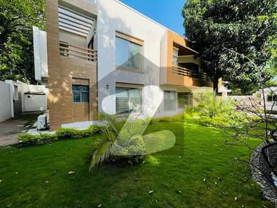 ایف ۔ 7 اسلام آباد میں 7 کمروں کا 1 کنال مکان 9.0 لاکھ میں کرایہ پر دستیاب ہے۔