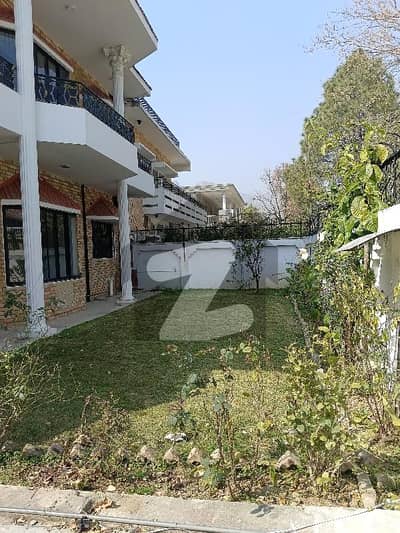 ای ۔ 7 اسلام آباد میں 4 کمروں کا 1 کنال مکان 5.0 لاکھ میں کرایہ پر دستیاب ہے۔ ای ۔ 7 اسلام آباد میں 4 کمروں کا 1 کنال مکان 5.0 لاکھ میں کرایہ پر دستیاب ہے۔