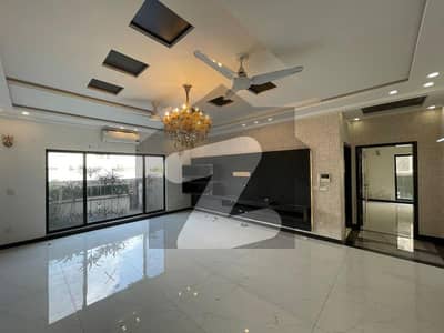 ڈی ایچ اے فیز 5 ڈیفنس (ڈی ایچ اے),لاہور میں 5 کمروں کا 1 کنال مکان 3.5 لاکھ میں کرایہ پر دستیاب ہے۔