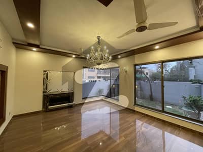 بحریہ ٹاؤن سیکٹر B بحریہ ٹاؤن,لاہور میں 5 کمروں کا 1 کنال مکان 3.1 لاکھ میں کرایہ پر دستیاب ہے۔ بحریہ ٹاؤن سیکٹر B بحریہ ٹاؤن,لاہور میں 5 کمروں کا 1 کنال مکان 3.1 لاکھ میں کرایہ پر دستیاب ہے۔