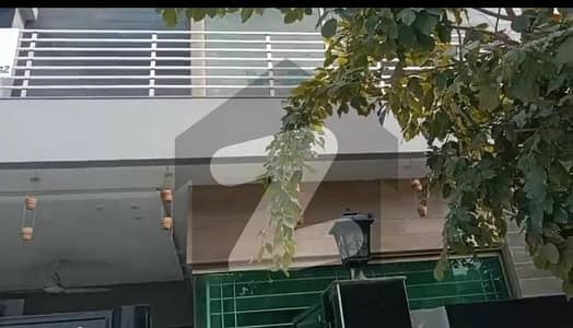 ڈی ایچ اے 11 رہبر لاہور میں 3 کمروں کا 5 مرلہ مکان 1.45 لاکھ میں کرایہ پر دستیاب ہے۔