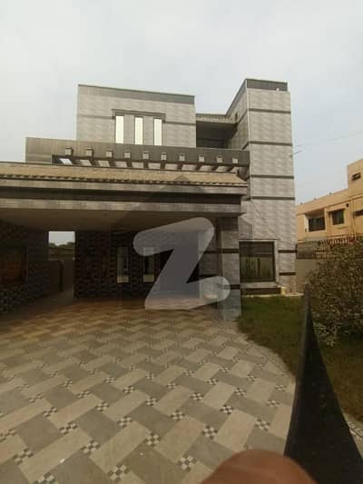 جوہر ٹاؤن فیز 1 - بلاک ایف1 جوہر ٹاؤن فیز 1,جوہر ٹاؤن,لاہور میں 10 کمروں کا 1 کنال مکان 4.5 لاکھ میں کرایہ پر دستیاب ہے۔