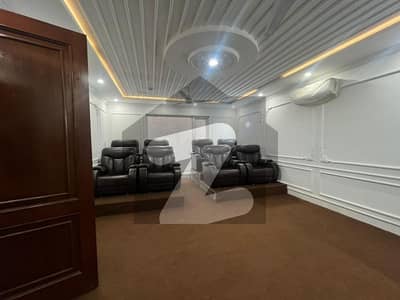 ڈی ایچ اے فیز 7 - بلاک ڈبلیو فیز 7,ڈیفنس (ڈی ایچ اے),لاہور میں 5 کمروں کا 1 کنال مکان 6.25 لاکھ میں کرایہ پر دستیاب ہے۔