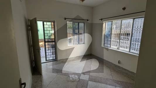 ایف ۔ 10/3 ایف ۔ 10,اسلام آباد میں 7 کمروں کا 1 کنال مکان 31.0 کروڑ میں برائے فروخت۔