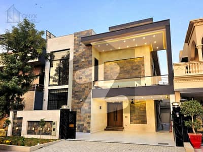 بحریہ گرینز۔ اوورسیز انکلیو بحریہ ٹاؤن فیز 8,بحریہ ٹاؤن راولپنڈی,راولپنڈی میں 5 کمروں کا 10 مرلہ مکان 5.25 کروڑ میں برائے فروخت۔