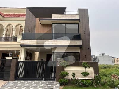 ڈی ایچ اے 9 ٹاؤن ڈیفنس (ڈی ایچ اے),لاہور میں 3 کمروں کا 5 مرلہ مکان 1.05 لاکھ میں کرایہ پر دستیاب ہے۔