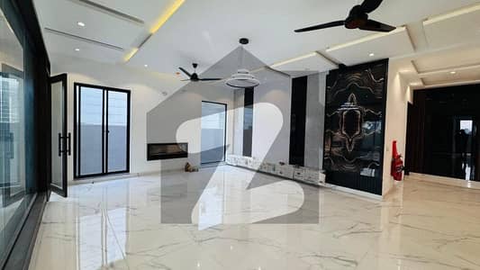 ڈی ایچ اے فیز 7 ڈیفنس (ڈی ایچ اے),لاہور میں 5 کمروں کا 1 کنال مکان 2.5 لاکھ میں کرایہ پر دستیاب ہے۔