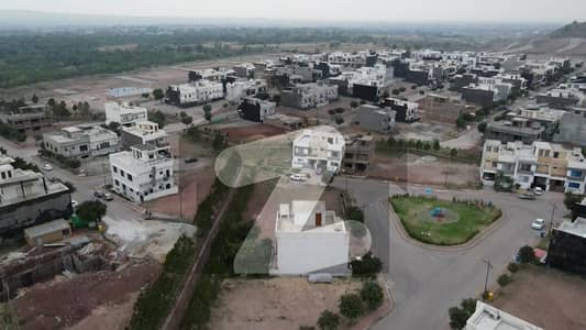 بحریہ انکلیو - سیکٹر بی1 بحریہ انکلیو,بحریہ ٹاؤن,اسلام آباد میں 10 مرلہ رہائشی پلاٹ 1.25 کروڑ میں برائے فروخت۔