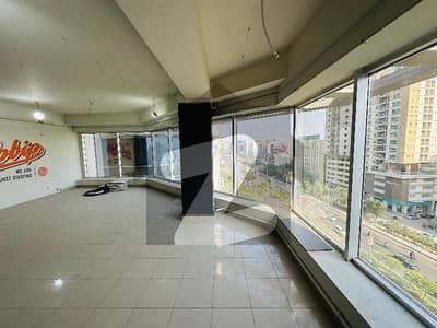 شاہراہِ فیصل کراچی میں 9 مرلہ دفتر 4.8 لاکھ میں کرایہ پر دستیاب ہے۔