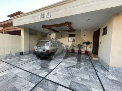 لیک سٹی میڈوز فیز 1 لیک سٹی میڈوز,لاہور میں 3 کمروں کا 1 کنال مکان 5.1 کروڑ میں برائے فروخت۔