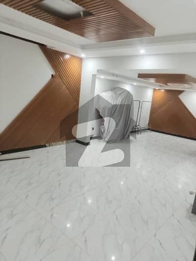 3 Bed Drawing Lounge 1st Floor 600 Yards