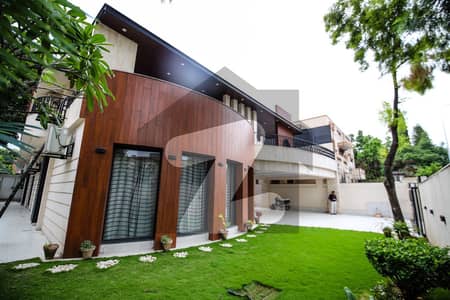 Designer & modern beautiful house good rental income and for living best option