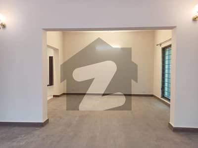 عسکری 6 ملیر کنٹونمنٹ,کینٹ,کراچی میں 5 کمروں کا 12 مرلہ مکان 6.17 کروڑ میں برائے فروخت۔