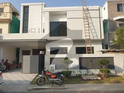 DHA Phase 2 10 Marla Ideal Beautiful Location House Available For Sale