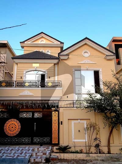 بنی گالہ اسلام آباد میں 6 کمروں کا 11 مرلہ مکان 4.5 کروڑ میں برائے فروخت۔