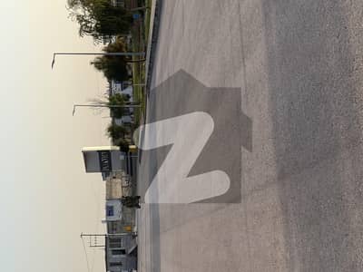 پارک ویو۔ بلاک جے پارک ویو سٹی,اسلام آباد میں 10 مرلہ رہائشی پلاٹ 1.2 کروڑ میں برائے فروخت۔