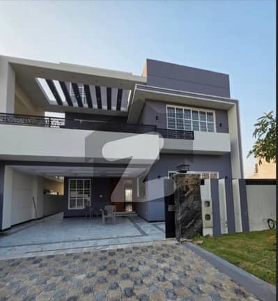 بحریہ ٹاؤن فیز 8 ۔ بلاک ایچ بحریہ ٹاؤن فیز 8,بحریہ ٹاؤن راولپنڈی,راولپنڈی میں 5 کمروں کا 10 مرلہ مکان 3.9 کروڑ میں برائے فروخت۔