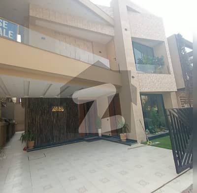 بحریہ گرینز۔ اوورسیز انکلیو - سیکٹر 5 بحریہ گرینز۔ اوورسیز انکلیو,بحریہ ٹاؤن فیز 8,بحریہ ٹاؤن راولپنڈی,راولپنڈی میں 5 کمروں کا 10 مرلہ مکان 5.6 کروڑ میں برائے فروخت۔