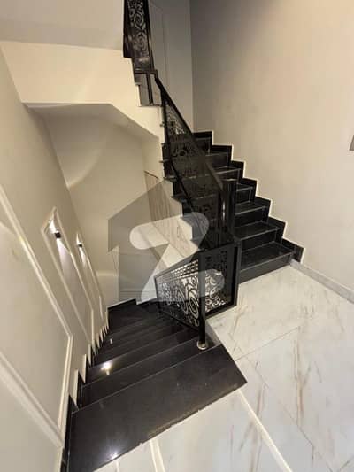 پارک ویو سٹی لاہور میں 4 کمروں کا 5 مرلہ مکان 85.0 ہزار میں کرایہ پر دستیاب ہے۔