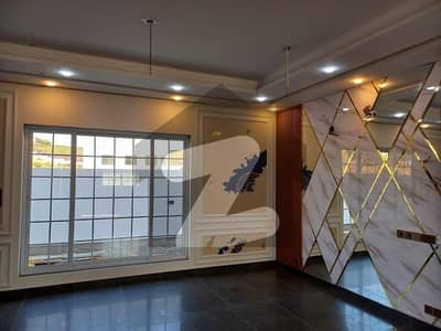 5 Bed Room Luxury Villa At Prime Location In Bahria Town Karachi, 2km From Main Gate, Near Commercial, Gallery And IMTIAZ Mega Store