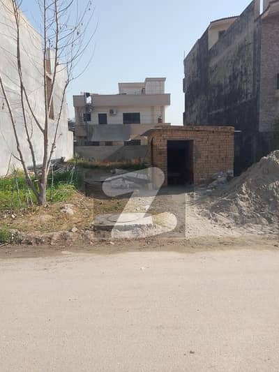 Top Location 40x80 Plot Available For Sale