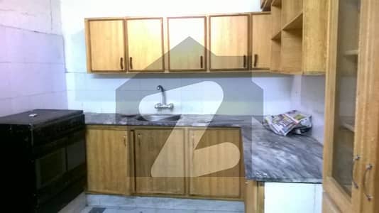 جی ۔ 8/1 جی ۔ 8,اسلام آباد میں 5 کمروں کا 6 مرلہ مکان 5.5 کروڑ میں برائے فروخت۔