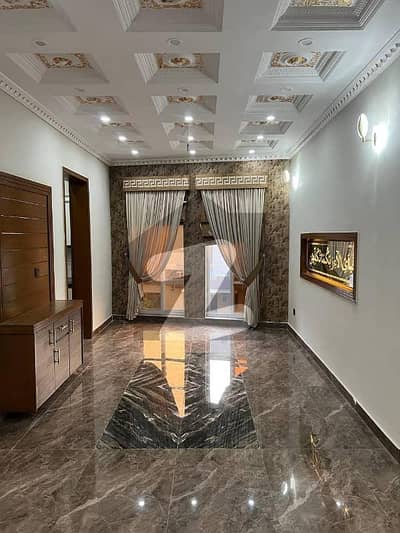 بحریہ ٹاؤن ۔ بلاک اے اے بحریہ ٹاؤن سیکٹرڈی,بحریہ ٹاؤن,لاہور میں 3 کمروں کا 5 مرلہ مکان 2.09 کروڑ میں برائے فروخت۔