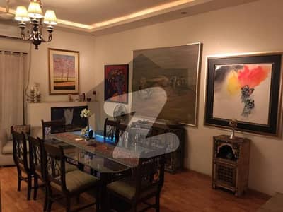 ڈی ایچ اے فیز 4 ڈیفنس (ڈی ایچ اے),لاہور میں 5 کمروں کا 1 کنال مکان 6.6 کروڑ میں برائے فروخت۔