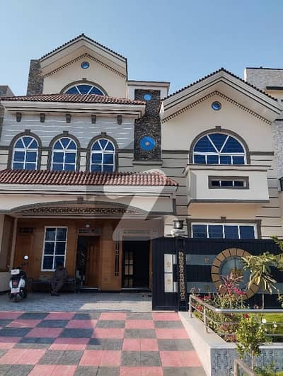 35x70 Beautiful House For Sale in G-13