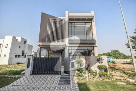 ڈی ایچ اے 9 ٹاؤن ڈیفنس (ڈی ایچ اے),لاہور میں 3 کمروں کا 5 مرلہ مکان 2.5 کروڑ میں برائے فروخت۔