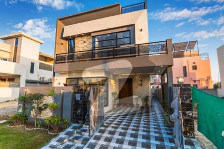 5 Marla Modern House At Good Location in DHA Phase 5