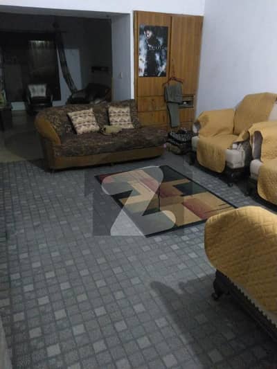 2nd Floor Corner 2 Bed D. D Flat Lift. Water. Gas Available