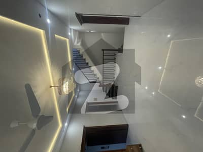 7 Bed Rooms Used House Is Available For Sale 7 Bed Rooms Used House Is Available For Sale