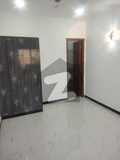 ڈی ایچ اے فیز 8 ڈی ایچ اے ڈیفینس,کراچی میں 4 کمروں کا 4 مرلہ مکان 6.4 کروڑ میں برائے فروخت۔