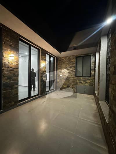 1 Kanal Upper Portion Available For Rent