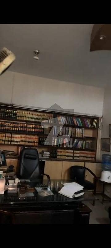 فین روڈ لاہور میں 11 کمروں کا 6 مرلہ عمارت 5.5 کروڑ میں برائے فروخت۔