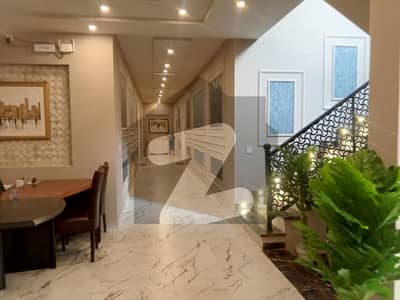 ڈی ایچ اے فیز 8 سابقہ ایئر ایوینیو ڈی ایچ اے فیز 8,ڈی ایچ اے ڈیفینس,لاہور میں 2 کمروں کا 5 مرلہ فلیٹ 1.5 لاکھ میں کرایہ پر دستیاب ہے۔