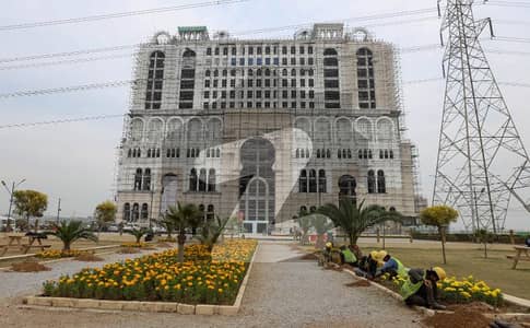 Brand Occupied Shop For Sale In Mall