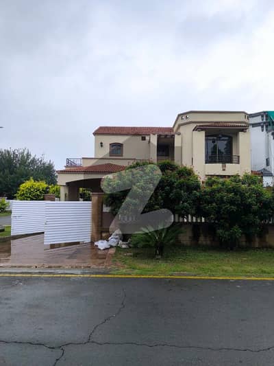 لیک سٹی رائیونڈ روڈ,لاہور میں 4 کمروں کا 13 مرلہ مکان 2.25 لاکھ میں کرایہ پر دستیاب ہے۔