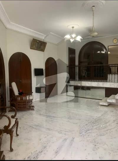 کے ڈی اے آفیسرز سوسائٹی گلشنِ اقبال ٹاؤن,کراچی میں 6 کمروں کا 1 کنال بالائی پورشن 22.0 کروڑ میں برائے فروخت۔