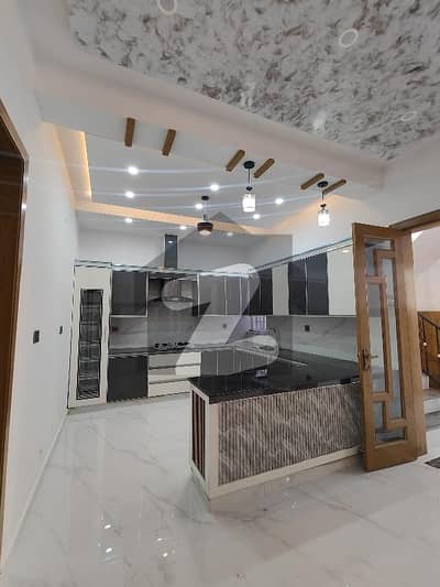 جناح گارڈنز ایف ای سی ایچ ایس,اسلام آباد میں 4 کمروں کا 8 مرلہ مکان 2.75 کروڑ میں برائے فروخت۔