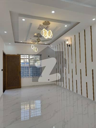 جناح گارڈنز ایف ای سی ایچ ایس,اسلام آباد میں 4 کمروں کا 8 مرلہ مکان 2.85 کروڑ میں برائے فروخت۔