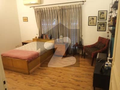 ڈی ایچ اے فیز 8 سابقہ ​​پارک ویو ڈی ایچ اے فیز 8,ڈی ایچ اے ڈیفینس,لاہور میں 4 کمروں کا 10 مرلہ مکان 4.8 کروڑ میں برائے فروخت۔