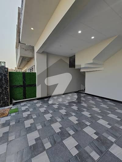 جناح گارڈنز ایف ای سی ایچ ایس,اسلام آباد میں 3 کمروں کا 7 مرلہ مکان 2.5 کروڑ میں برائے فروخت۔