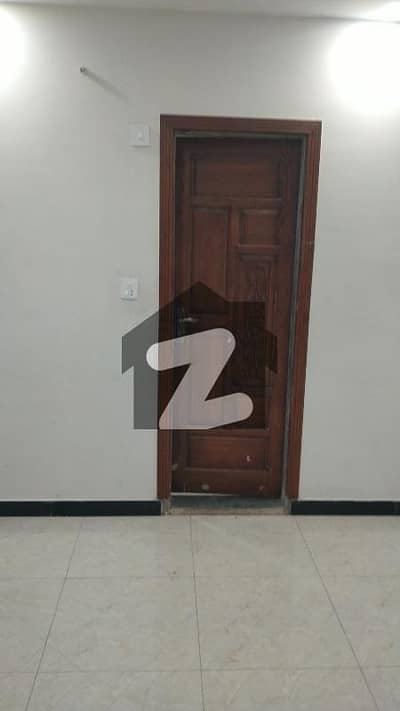 Ideal Location And All Facilities Available Flat For Rent Ideal Location And All Facilities Available Flat For Rent