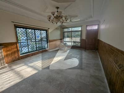 3 Bedrooms Ground Portion In G-10/2 For Rent